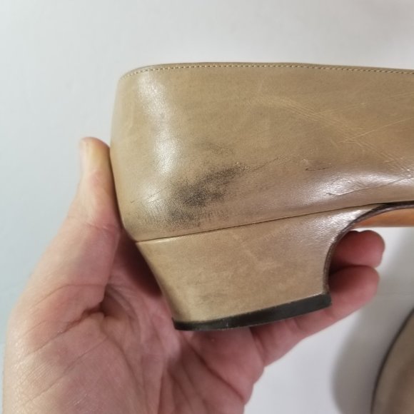 SALVATORE FERRAGAMO LILLAZ BEIGE PUMP SHOES 8 AA - Picture 6 of 10